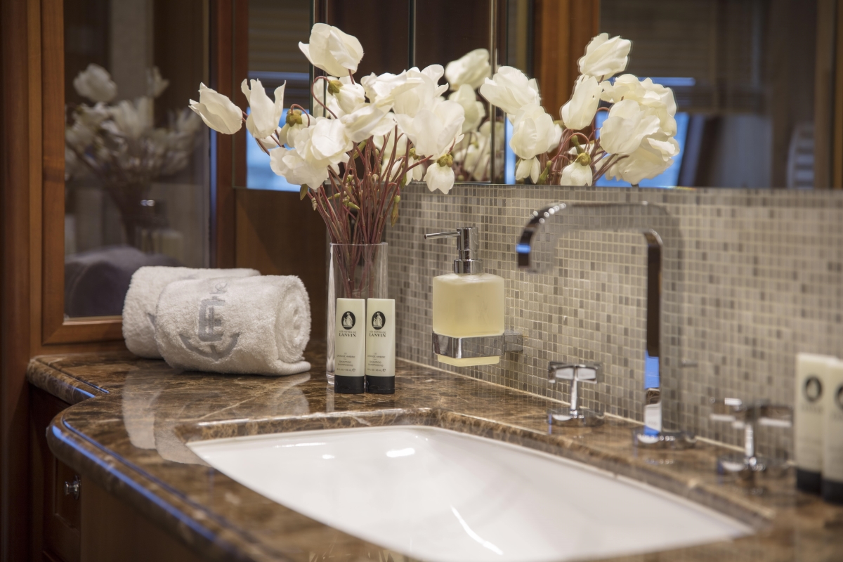 Ena Master Cabin Bathroom